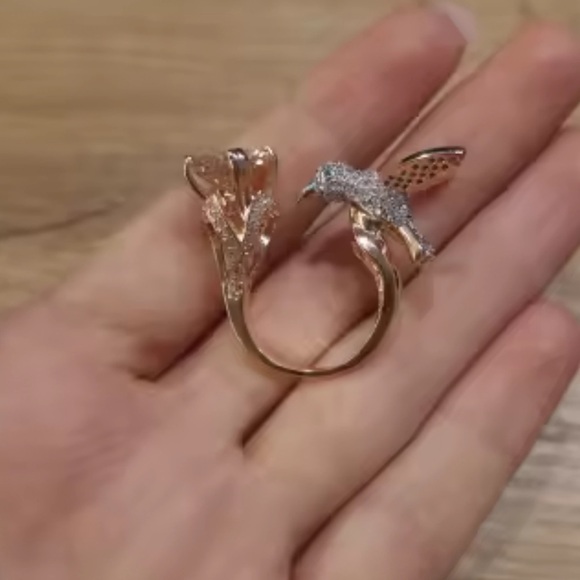 Hummingbird Royal Champagne Crystal Ring - Picture 5 of 8